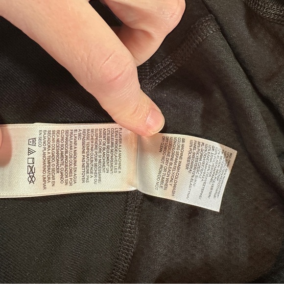 The North Face Women's Black Lightweight VaporWick 1/4-zip Pullover - Size Large - Picture 8 of 10